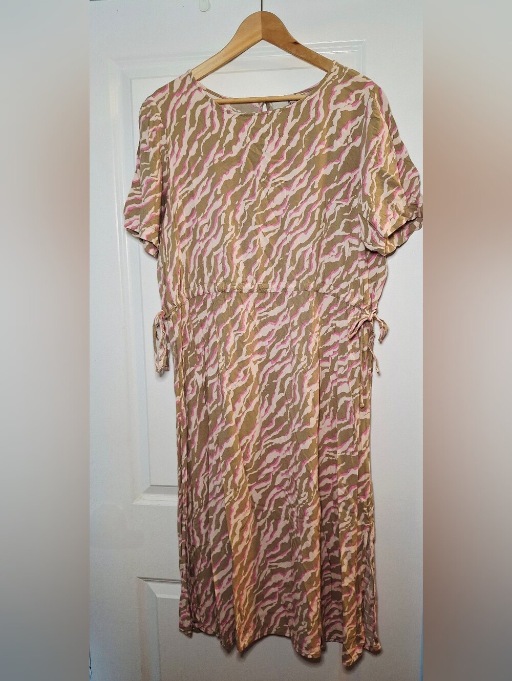 Ichi Animal Print Short Sleeve Midi Dress (XXL)